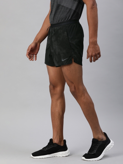 

Nike Men Black Printed Regular Fit AS M NK RUN DVN SHORT FLASH Running Shorts