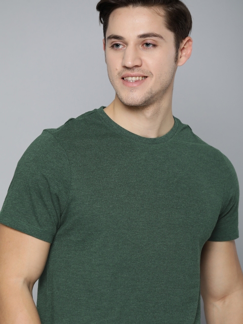 

Mast & Harbour Men Green Solid Round Neck T-shirt