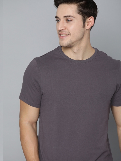 

Mast & Harbour Men Charcoal Grey Solid Pure Cotton Round Neck T-shirt