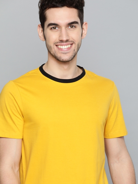 

Mast & Harbour Men Mustard Yellow Solid Round Neck Pure Cotton T-shirt