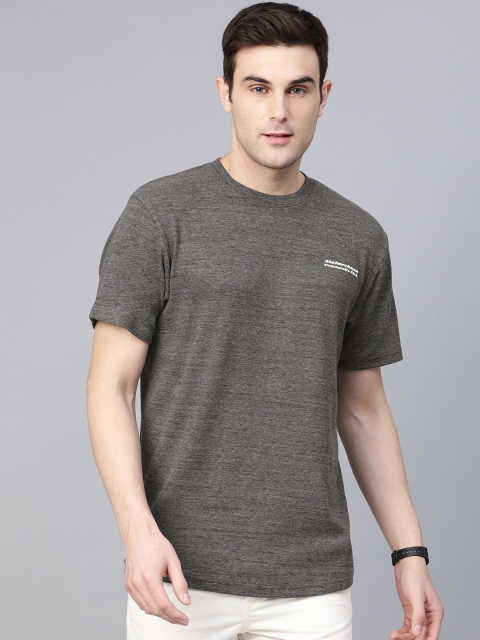 

Bhaane Men Charcoal Grey Solid Round Neck T-shirt