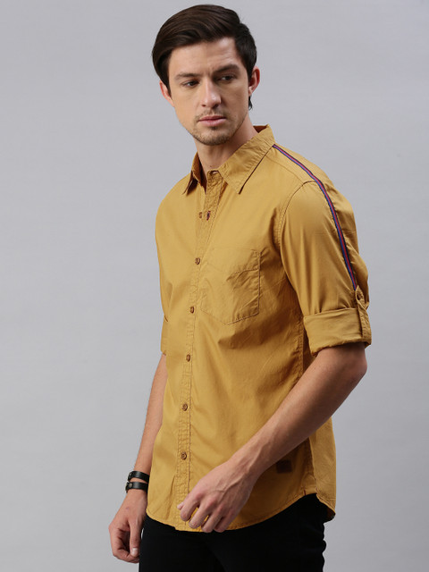 

The Roadster Lifestyle Co Men Mustard Regular Fit Solid Casual Shirt