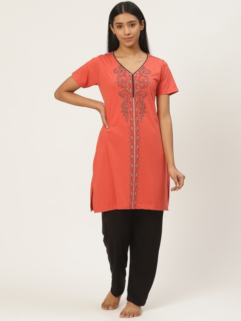

Duchess Women Peach-Coloured & Black Printed Night Suit