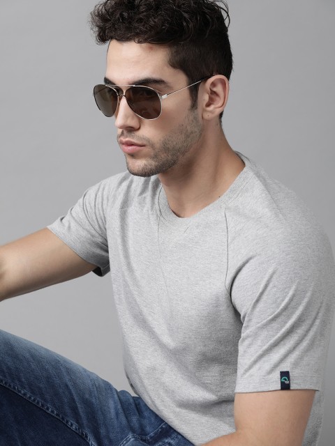 

Roadster Men Grey Melange Solid Pure Cotton Green Turn Round Neck T-shirt