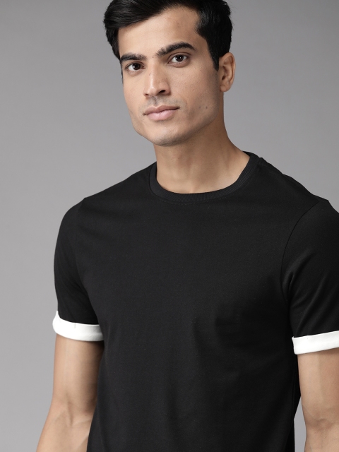 

Roadster Men Black Solid Pure Cotton Round Neck T-shirt