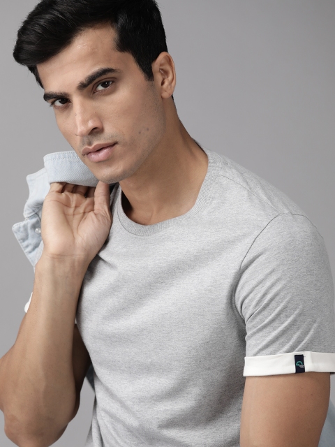 

Roadster Men Grey Melange Solid Pure Cotton Round Neck T-shirt