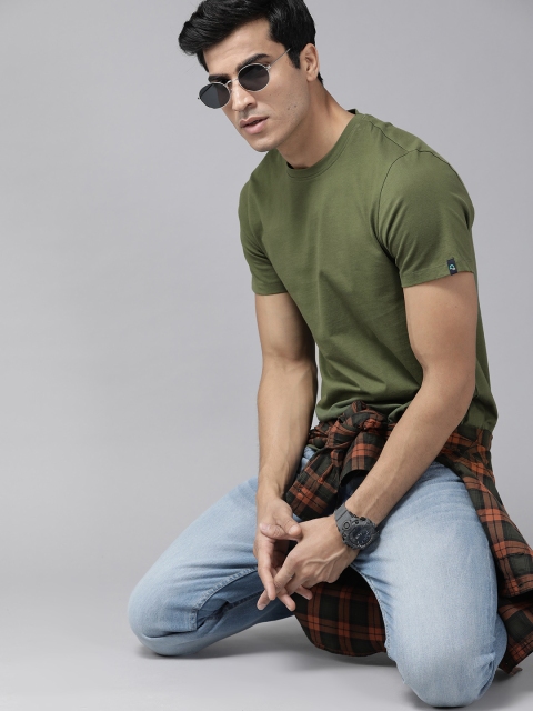 

Roadster GreenTurn Men Olive Green Organic Cotton Solid Round Neck T-shirt