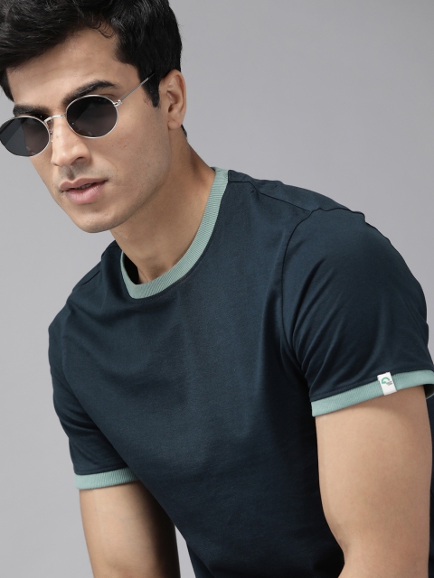 

Roadster Men Navy Blue Solid Round Neck Cotton T-shirt