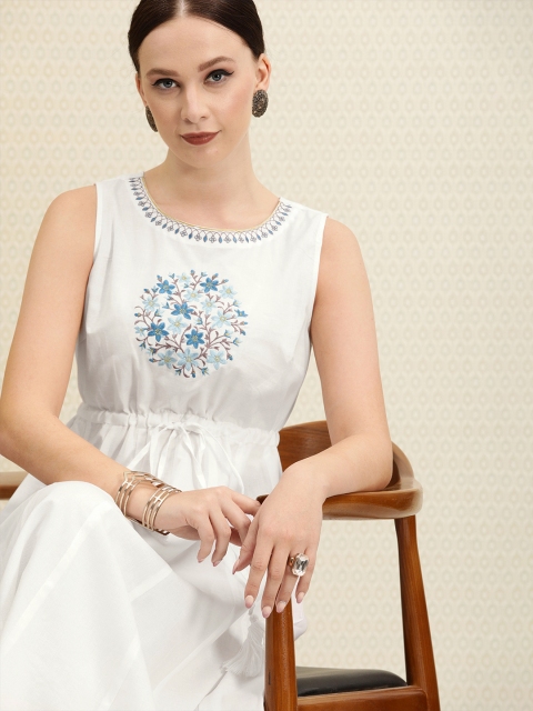 

House of Pataudi Women White & Blue Embroidered Fit and Flare Dress