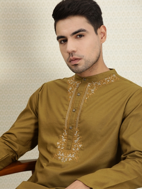 

House of Pataudi Men Brown & White Floral Embroidered Thread Work Kurta