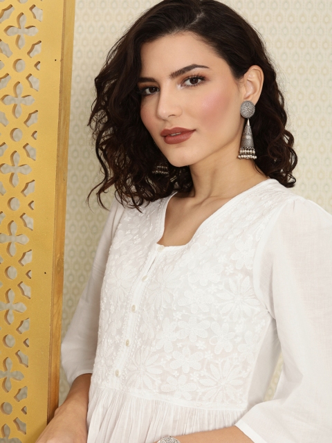 

House Of Pataudi White Floral Authentic Hand-Embroidered Chikankari Regular Top