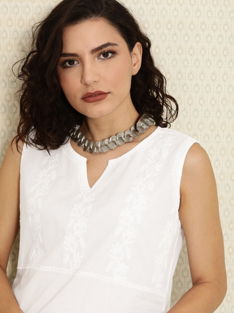 

House Of Pataudi White Floral Authentic Hand-Embroidered Chikankari Regular Top