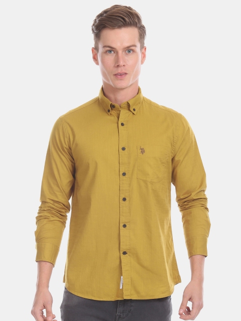 

U.S. Polo Assn. Men Yellow Regular Fit Solid Casual Shirt