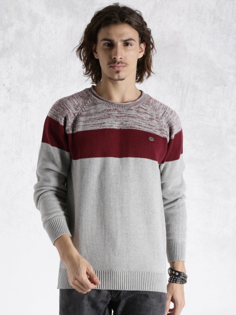 

Roadster Grey & Maroon Sweater