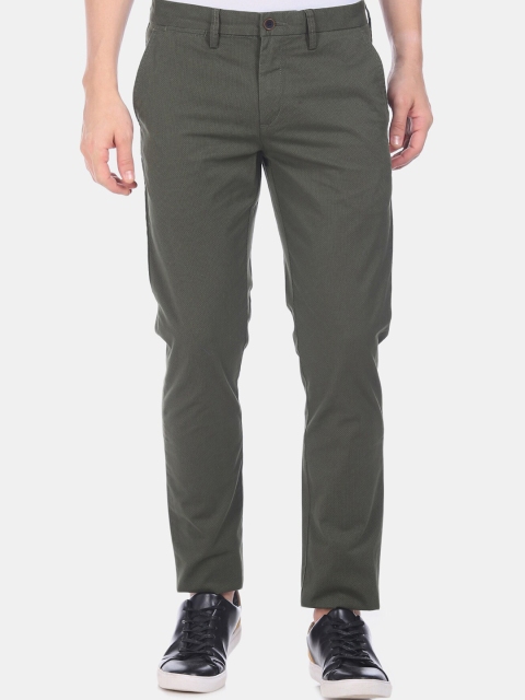 

Arrow Men Green Regular Fit Solid Chinos
