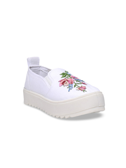 

SCENTRA Women White Slip-On Sneakers