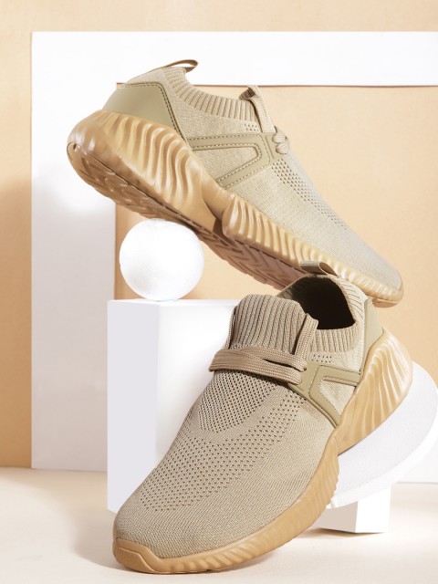 

WROGN Men Beige Solid Sneakers