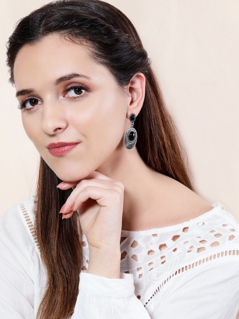 

Rubans Set of 2 Silver-Plated & Black Contemporary Drop Earrings