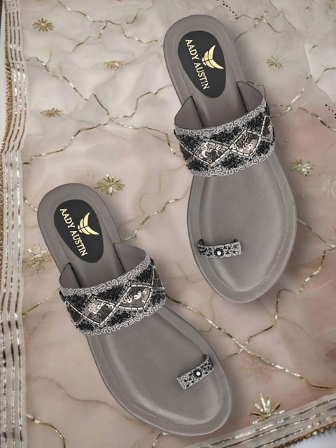 

AADY AUSTIN Women Grey Embellished One Toe Flats