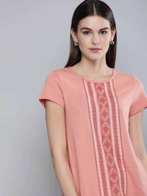 

Chemistry Women Rose Printed Pure Cotton Round Neck T-shirt