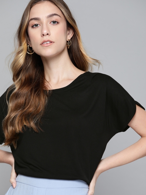 

Chemistry Women Black Extended Sleeve T-shirt