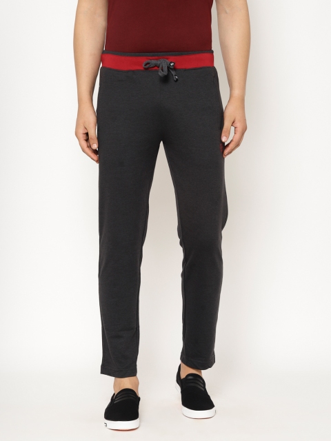 

SAPPER Men Grey Solid Slim Fit Track Pants