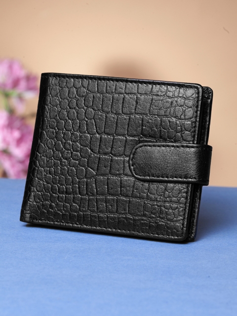 

Teakwood Leathers Unisex Black Textured Two Fold Wallet