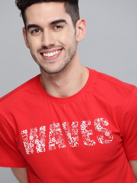 

Mast & Harbour Men Red & White Pure Cotton Printed Round Neck T-shirt