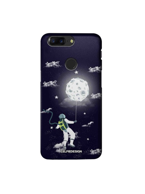 

CelfieDesign Navy Blue & White Spaceman OnePlus 5T Sustainable Back Cover