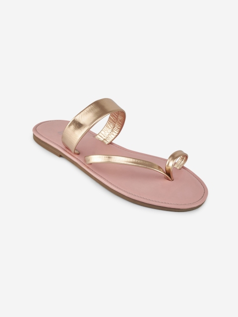 

THE MADRAS TRUNK Women Gold-Toned Solid Leather One Toe Flats