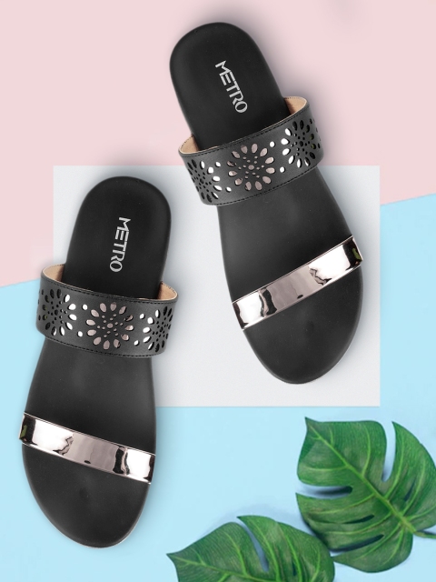 

Metro Women Black Solid Sandals