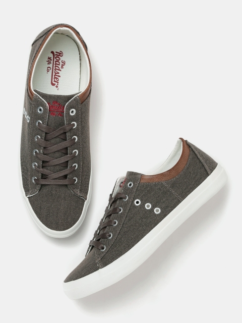 

Roadster Men Brown Sneakers