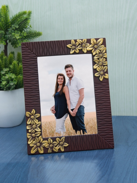 

WISHTANK Maroon Textured Hand Painted Table Top Photo Frame