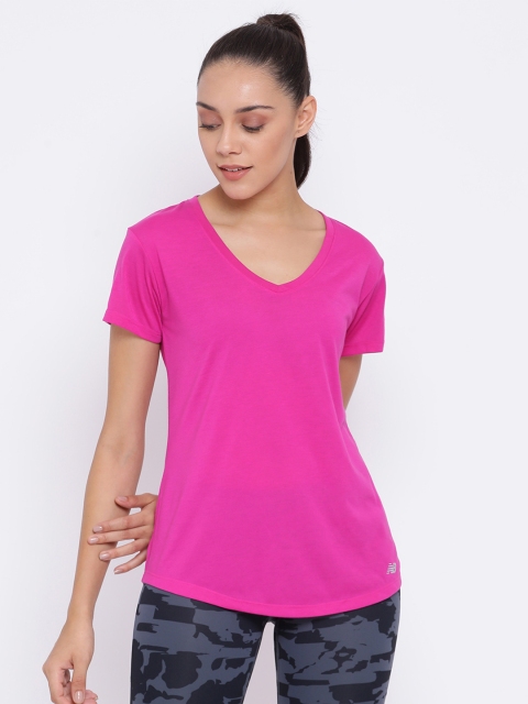 

New Balance Women Red Solid V-Neck T-shirt