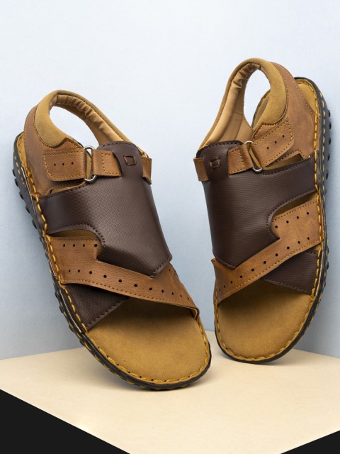 

Roadster Men Tan Brown Solid Casual Sandals