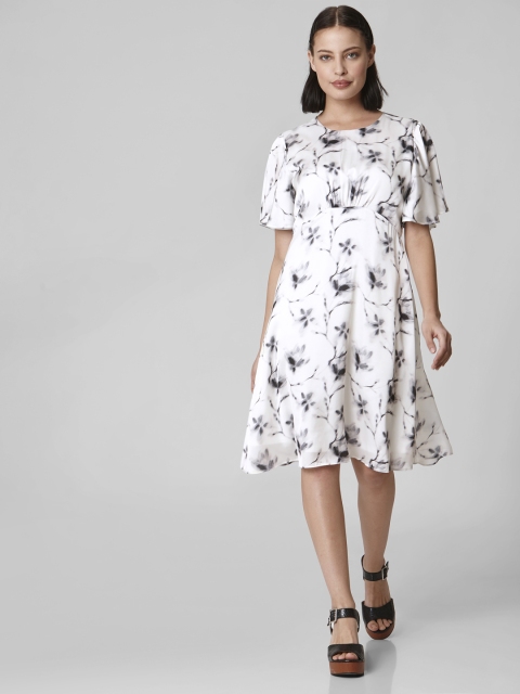 

Vero Moda Women White & Black Dyed A-Line Dress