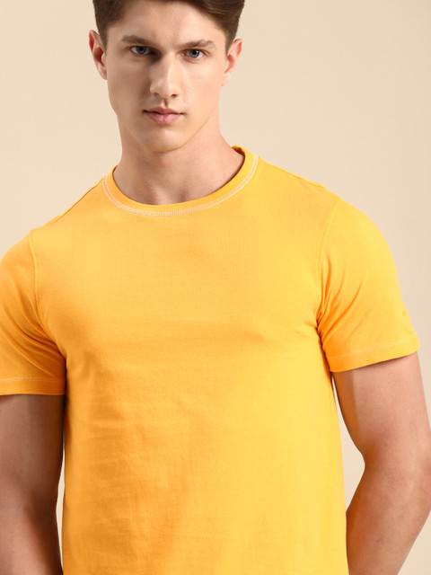 

ether Men Yellow Solid Round Neck Pure Cotton T-shirt
