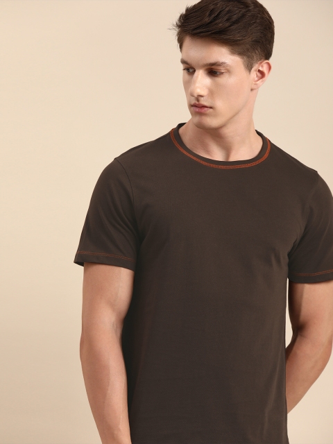 

ether Men Brown Solid Round Neck T-shirt
