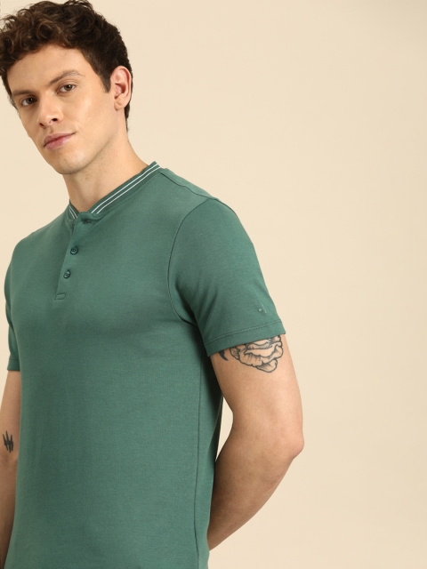 

ether Men Green Solid Mandarin Collar T-shirt