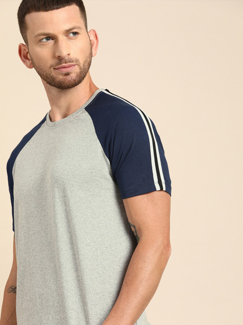 

ether Men Grey Melange Solid Round Neck T-shirt