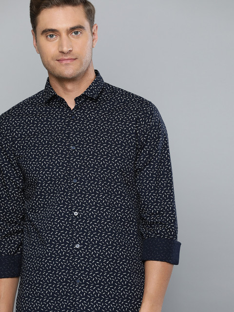

Mast & Harbour Men Navy Blue & White Regular Fit Printed Casual Shirt