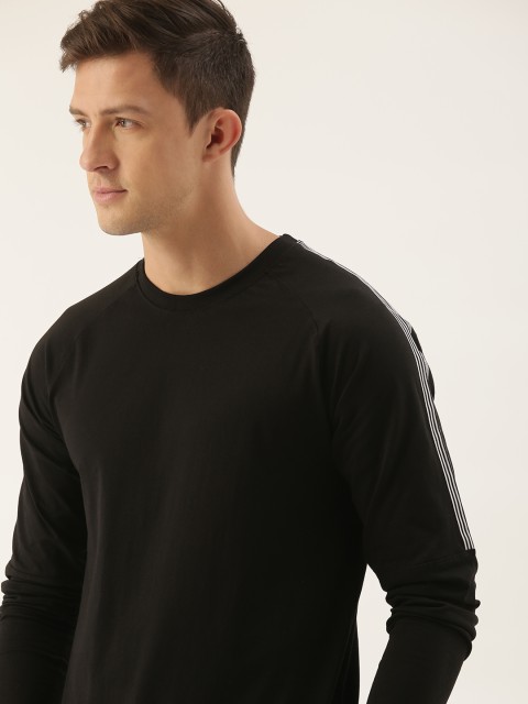 

INVICTUS Men Black Raglan Sleeves T-shirt