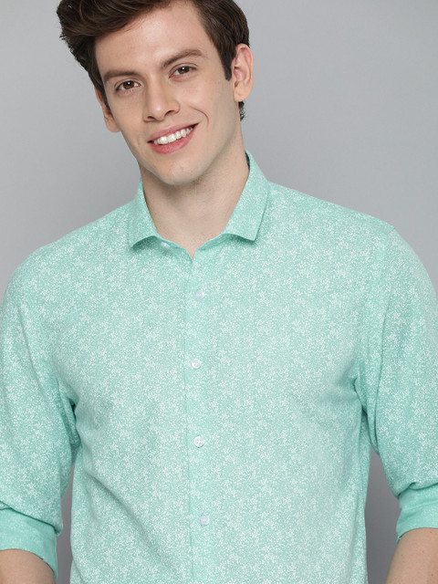 

Mast & Harbour Men Turquoise Blue & White Regular Fit Printed Casual Cotton-Linen Shirt