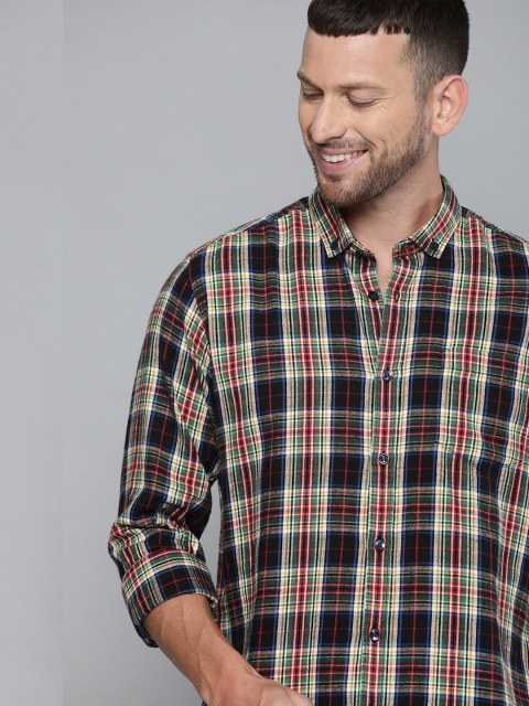 

Mast & Harbour Men Black & Green Regular Fit Checked Casual Shirt