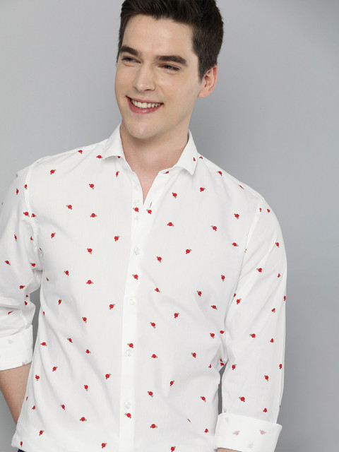 

Mast & Harbour Men White & Red Regular Fit Printed Casual Shirt