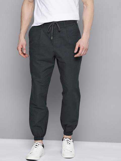 

Mast & Harbour Men Black Regular Fit Solid Joggers