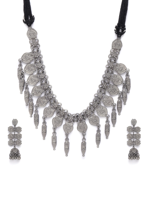 

VIDRUKARIH Silver-Plated Oxidized Tribal Jewellery Set