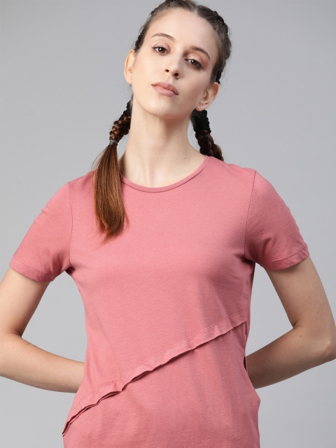 

The Roadster Lifestyle Co Dusty Pink Solid Cotton Layered High Slit Regular Top