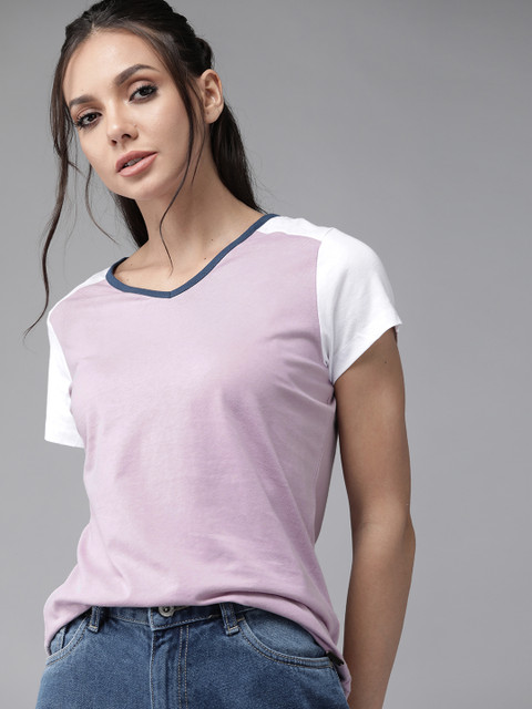 

The Roadster Lifestyle Co Women Mauve Solid Cotton T-shirt