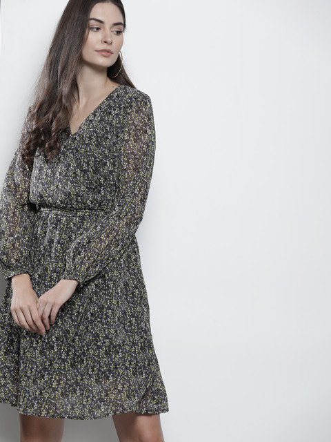 

Nautica Women Grey & Yellow Printed Wrap Dress with Belt